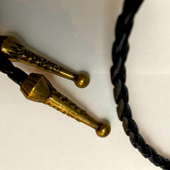 Western Wolf Bolo Tie - Picture 3 of 5